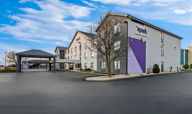Spark by Hilton Merrillville Exterior