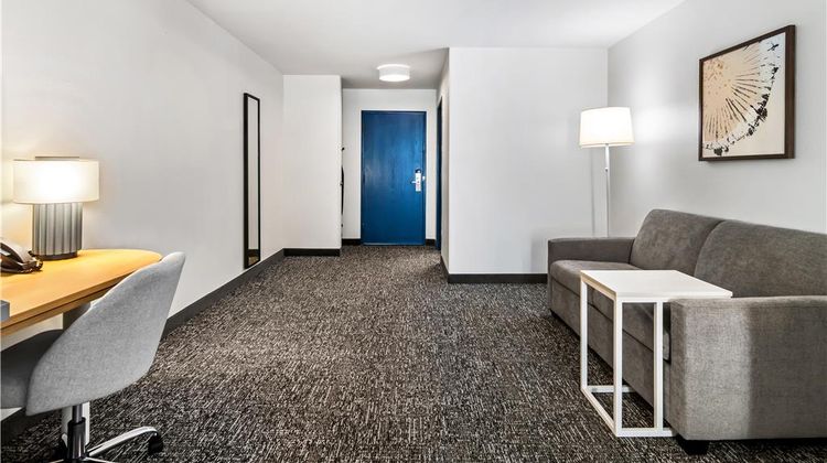 Spark by Hilton Merrillville Room