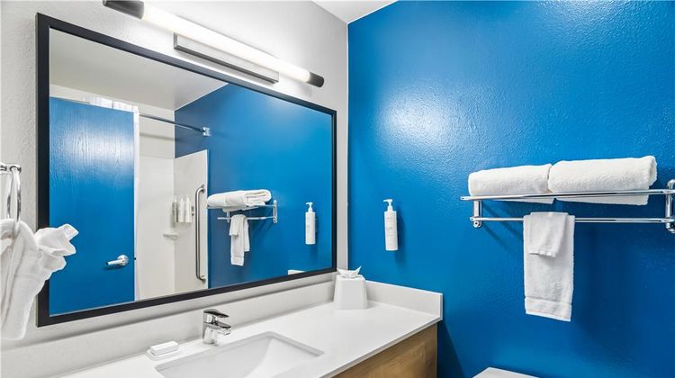 Spark by Hilton Merrillville Room
