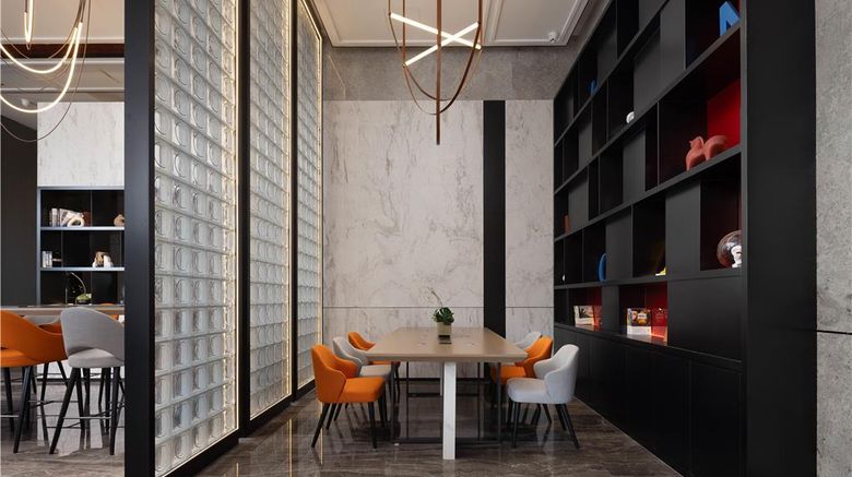 <b>Hampton Honggutan Qiushui Square Lobby</b>. Images powered by <a href="https://iceportal.shijigroup.com/" title="IcePortal" target="_blank">IcePortal</a>.