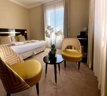 Hotel Carlton Room