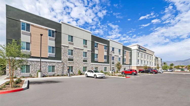 Everhome Suites Ontario Exterior