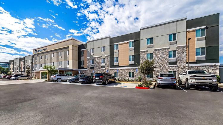 Everhome Suites Ontario Exterior