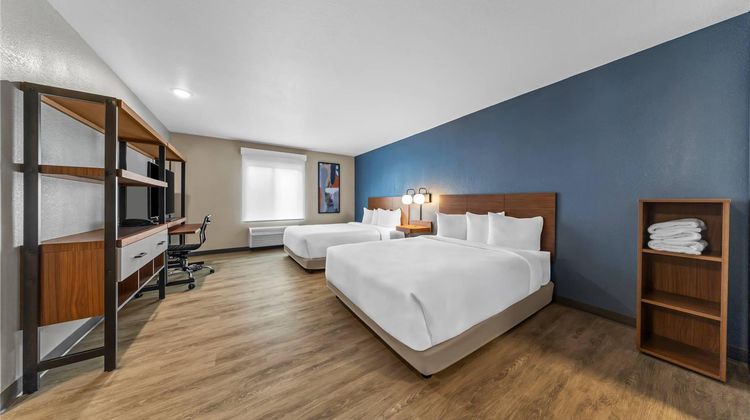 Everhome Suites Ontario Suite