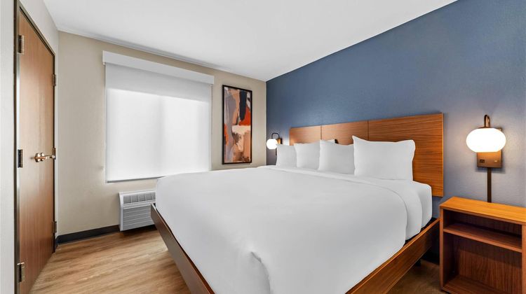 Everhome Suites Ontario Room
