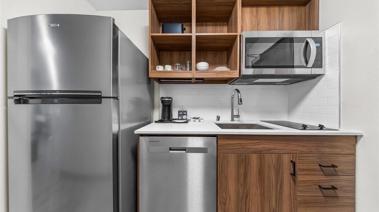 Everhome Suites Ontario Suite
