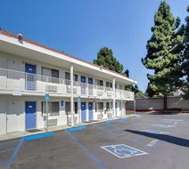 Super 8 by Wyndham San Jose Exterior