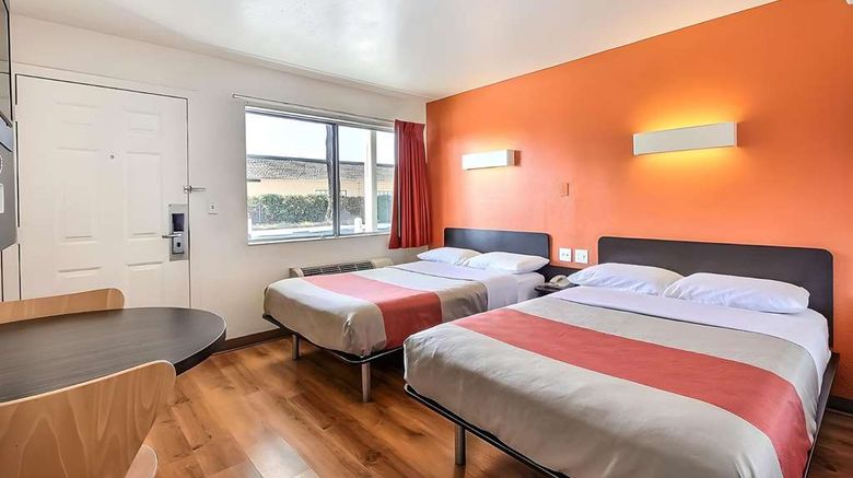 <b>Super 8 by Wyndham San Jose Room</b>. Images powered by <a href="https://iceportal.shijigroup.com/" title="IcePortal" target="_blank">IcePortal</a>.