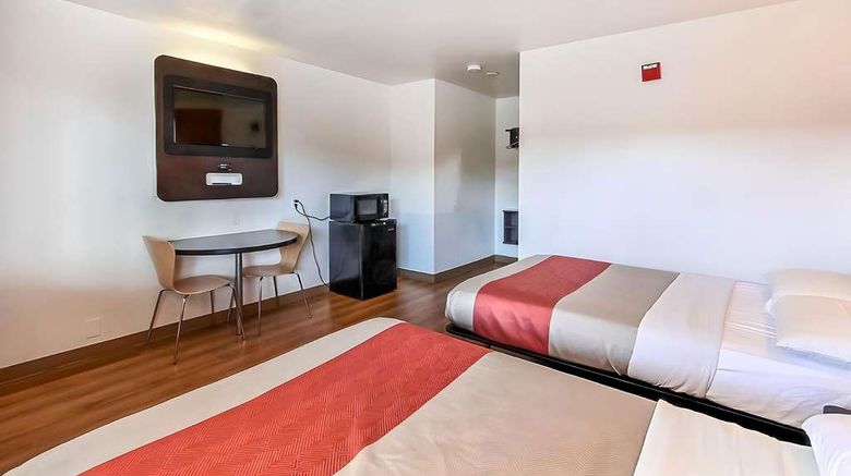 <b>Super 8 by Wyndham San Jose Room</b>. Images powered by <a href="https://iceportal.shijigroup.com/" title="IcePortal" target="_blank">IcePortal</a>.