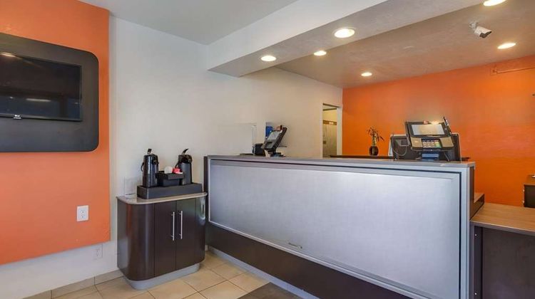 Park Inn by Radisson, Lakewood Lobby