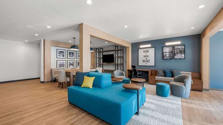 Everhome Suites Fayetteville Lobby