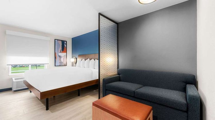 Everhome Suites Fayetteville Room