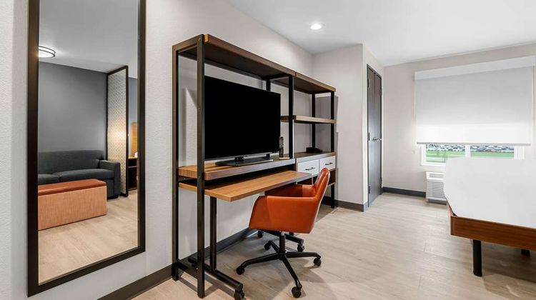 Everhome Suites Fayetteville Room