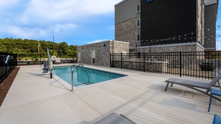 Everhome Suites Fayetteville Pool