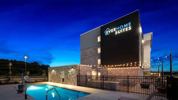 Everhome Suites Fayetteville Pool