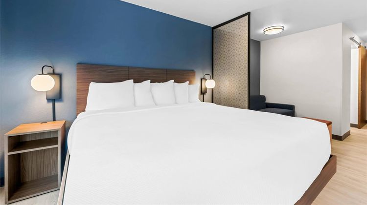 Everhome Suites Fayetteville Room