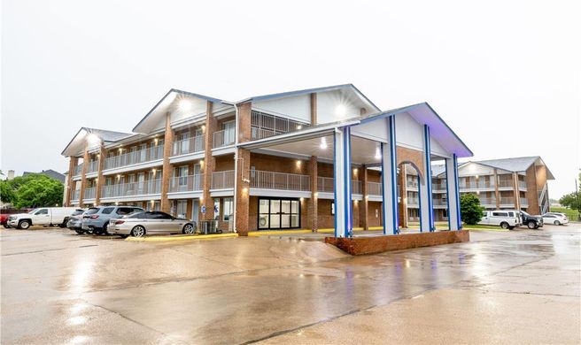 Days Inn & Suites Bossier City Exterior