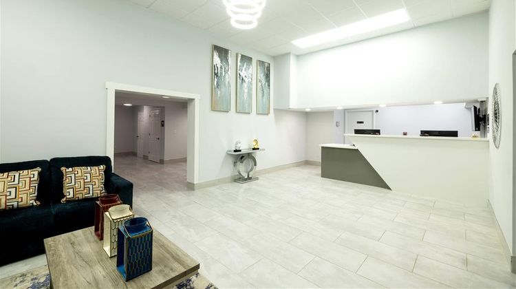 Days Inn & Suites Bossier City Lobby