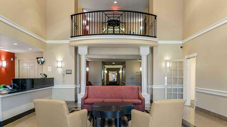 <b>Baymont by Wyndham Auburn Hills South Lobby</b>. Images powered by <a href="https://iceportal.shijigroup.com/" title="IcePortal" target="_blank">IcePortal</a>.