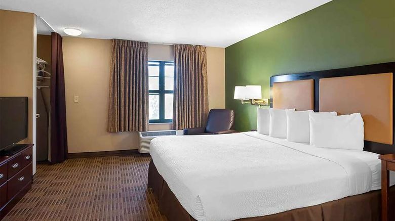 <b>Baymont by Wyndham Auburn Hills South Room</b>. Images powered by <a href="https://iceportal.shijigroup.com/" title="IcePortal" target="_blank">IcePortal</a>.