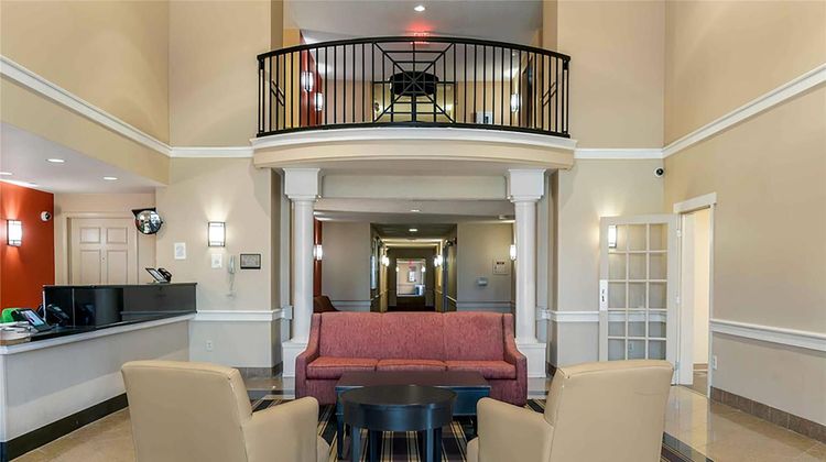Baymont by Wyndham Auburn Hills South Lobby