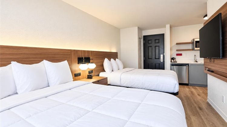 Baymont by Wyndham Auburn Hills South Room