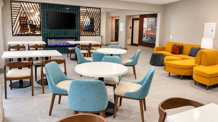 Baymont by Wyndham Auburn Hills South Lobby