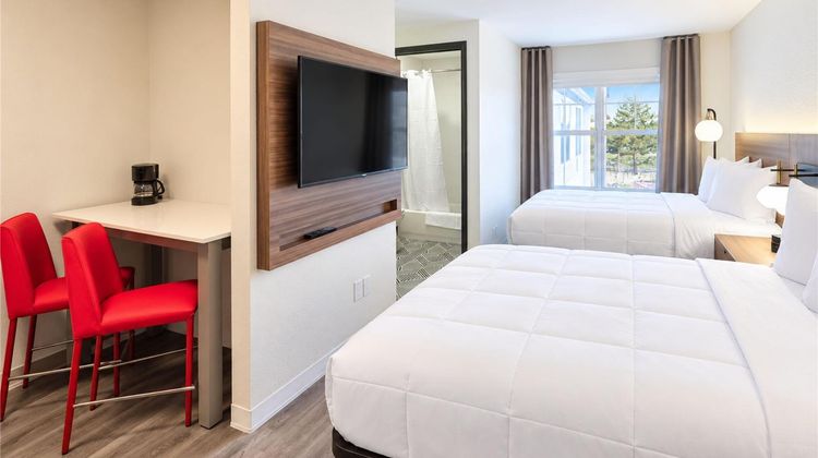 Baymont by Wyndham Auburn Hills South Room