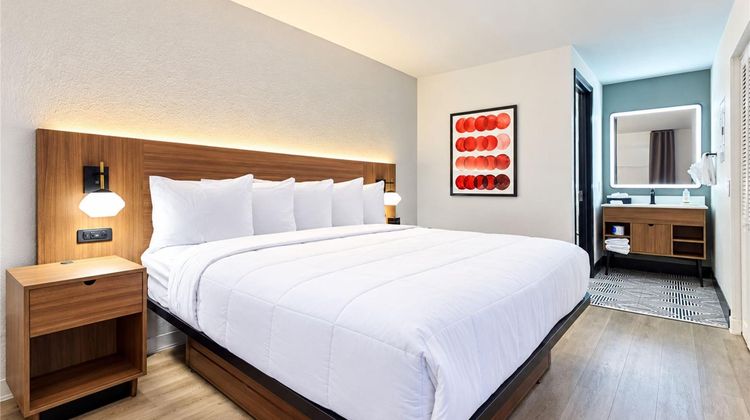 Baymont by Wyndham Auburn Hills South Room
