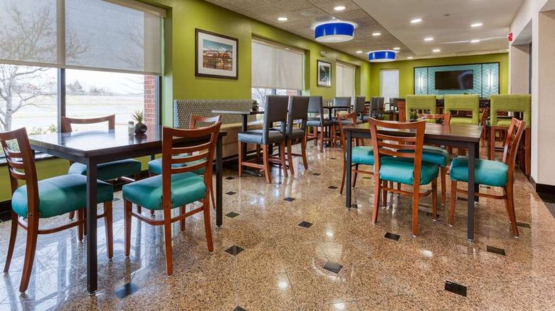 <b>Heritage Inn & Suites St Louis Fenton Restaurant</b>. Images powered by <a href="https://iceportal.shijigroup.com/" title="IcePortal" target="_blank">IcePortal</a>.