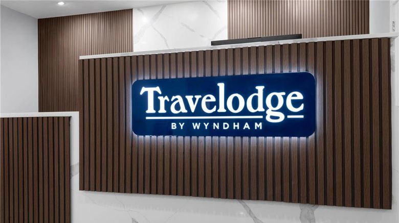 <b>Travelodge by Wyndham Salisbury Lobby</b>. Images powered by <a href="https://iceportal.shijigroup.com/" title="IcePortal" target="_blank">IcePortal</a>.