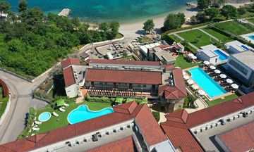 Blue Waves Resort