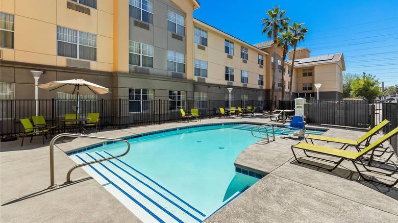 <b>MainStay Suites Las Vegas Flamingo Pool</b>. Images powered by <a href="https://iceportal.shijigroup.com/" title="IcePortal" target="_blank">IcePortal</a>.