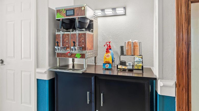 <b>MainStay Suites Las Vegas Flamingo Restaurant</b>. Images powered by <a href="https://iceportal.shijigroup.com/" title="IcePortal" target="_blank">IcePortal</a>.