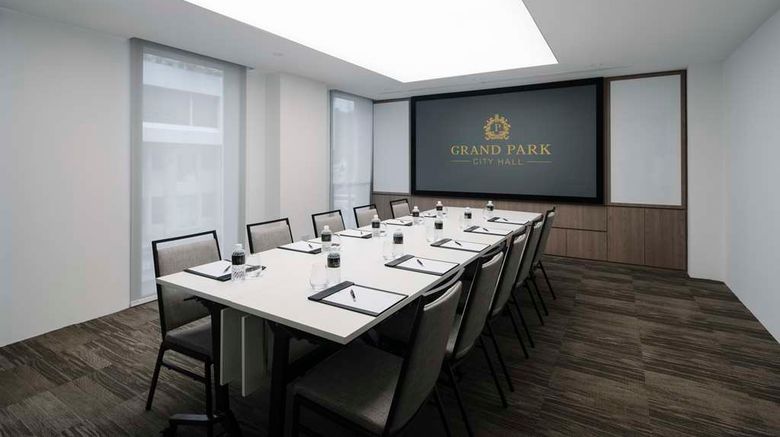 <b>Grand Park City Hall Meeting</b>. Images powered by <a href="https://iceportal.shijigroup.com/" title="IcePortal" target="_blank">IcePortal</a>.
