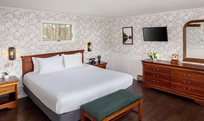 Aspen Motel Room