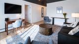 <b>Trailhead Suite</b>. Images powered by <a href="https://iceportal.shijigroup.com/" title="IcePortal" target="_blank">IcePortal</a>.
