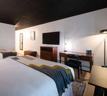 Trailhead Room
