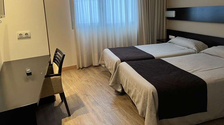 <b>Hotel Cross Elorz Room</b>. Images powered by <a href="https://iceportal.shijigroup.com/" title="IcePortal" target="_blank">IcePortal</a>.