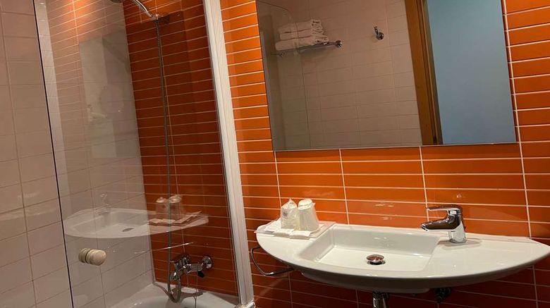 <b>Hotel Cross Elorz Room</b>. Images powered by <a href="https://iceportal.shijigroup.com/" title="IcePortal" target="_blank">IcePortal</a>.