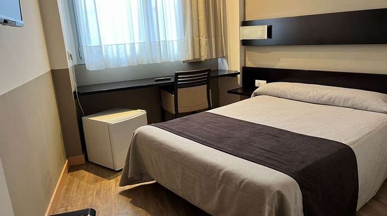 <b>Hotel Cross Elorz Room</b>. Images powered by <a href="https://iceportal.shijigroup.com/" title="IcePortal" target="_blank">IcePortal</a>.