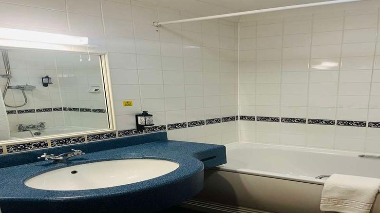 <b>Best Western Reading Calcot Hotel Room</b>. Images powered by <a href="https://iceportal.shijigroup.com/" title="IcePortal" target="_blank">IcePortal</a>.