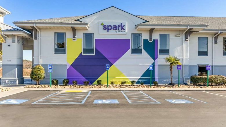 <b>Spark by Hilton Calhoun Exterior</b>. Images powered by <a href="https://iceportal.shijigroup.com/" title="IcePortal" target="_blank">IcePortal</a>.