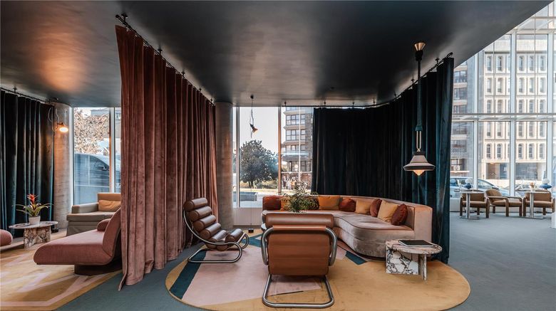 <b>Porto Curio Collection Lobby</b>. Images powered by <a href="https://iceportal.shijigroup.com/" title="IcePortal" target="_blank">IcePortal</a>.