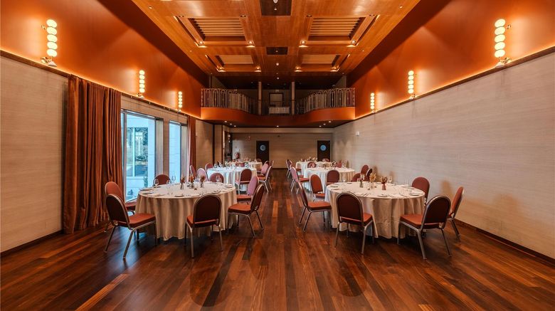 <b>Porto Curio Collection Restaurant</b>. Images powered by <a href="https://iceportal.shijigroup.com/" title="IcePortal" target="_blank">IcePortal</a>.