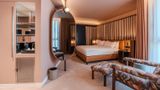 <b>Porto Curio Collection Room</b>. Images powered by <a href="https://iceportal.shijigroup.com/" title="IcePortal" target="_blank">IcePortal</a>.
