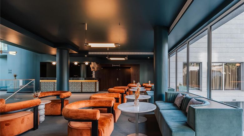 <b>Porto Curio Collection Lobby</b>. Images powered by <a href="https://iceportal.shijigroup.com/" title="IcePortal" target="_blank">IcePortal</a>.