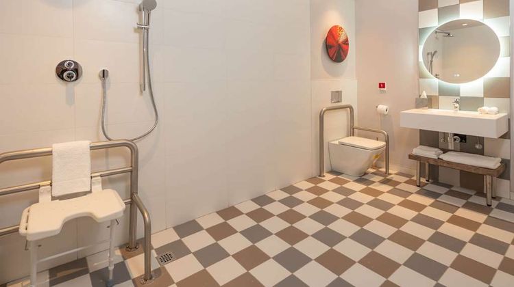 Hampton by Hilton Sandton Grayston Room