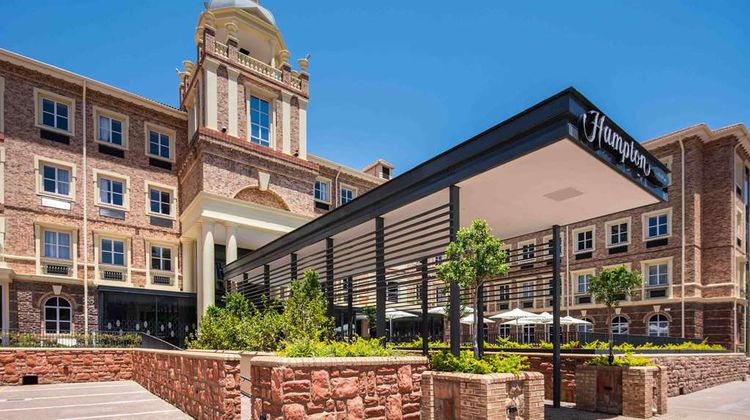 Hampton by Hilton Sandton Grayston Exterior