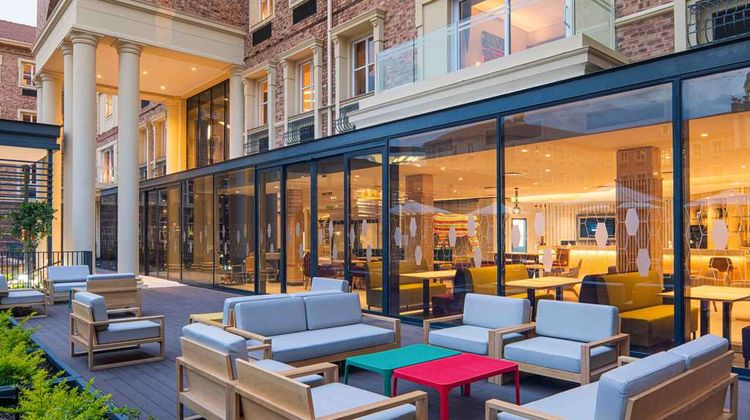 Hampton by Hilton Sandton Grayston Exterior